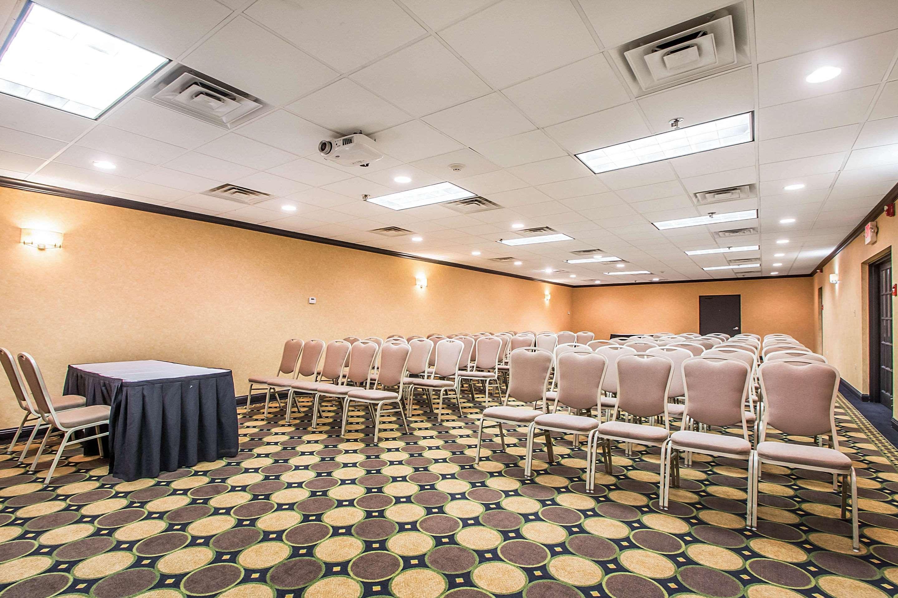 Clarion Inn Elmhurst - Oak Brook Near I-88, I-290, I-294 Extérieur photo