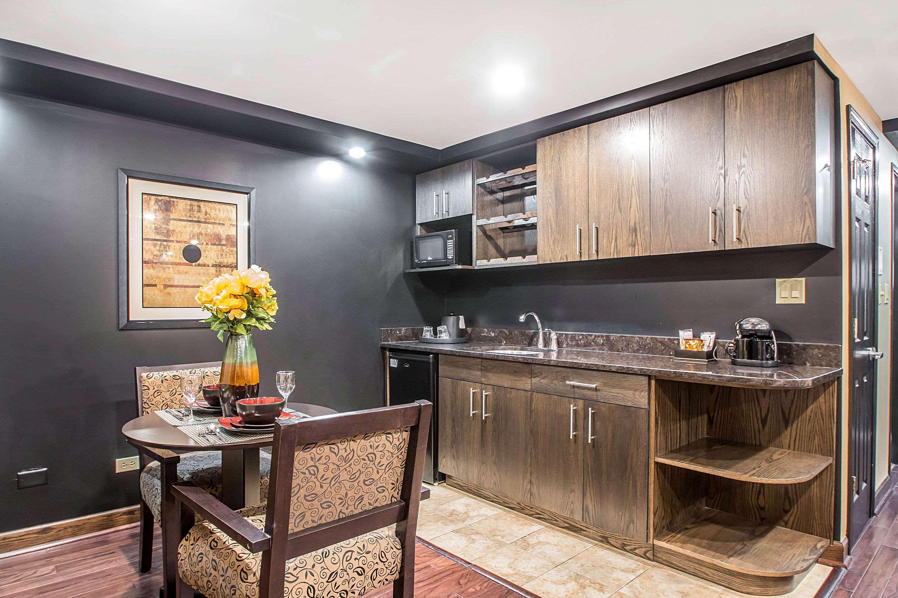 Clarion Inn Elmhurst - Oak Brook Near I-88, I-290, I-294 Extérieur photo