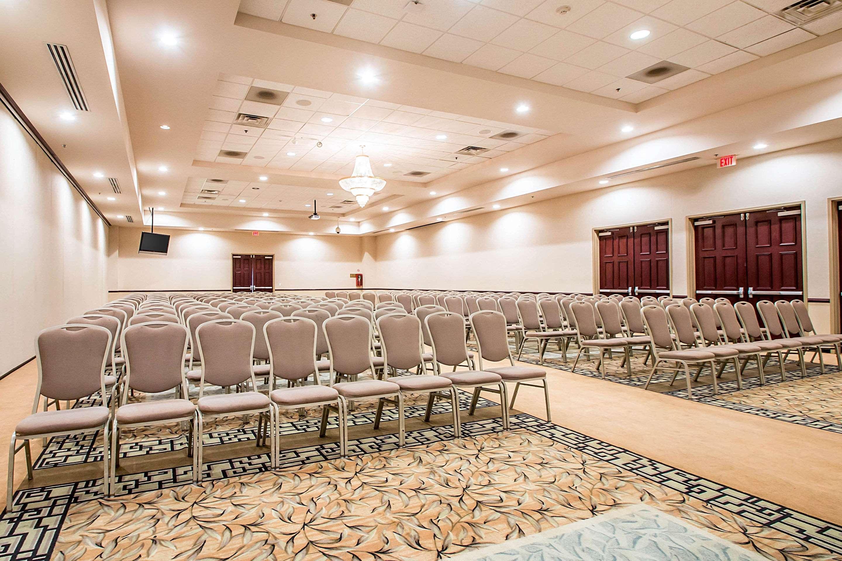 Clarion Inn Elmhurst - Oak Brook Near I-88, I-290, I-294 Extérieur photo
