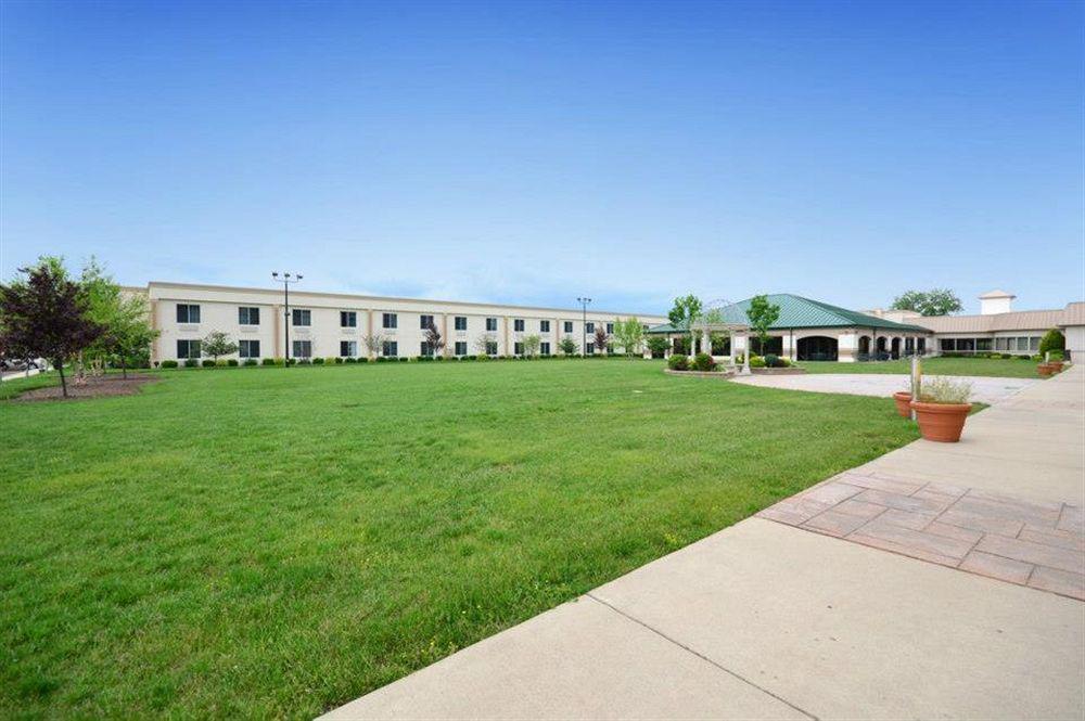 Clarion Inn Elmhurst - Oak Brook Near I-88, I-290, I-294 Extérieur photo